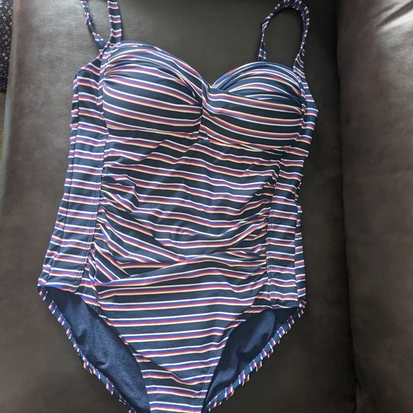 Nip Tuck Swim one piece swimsuit size 8 - Picture 5 of 8